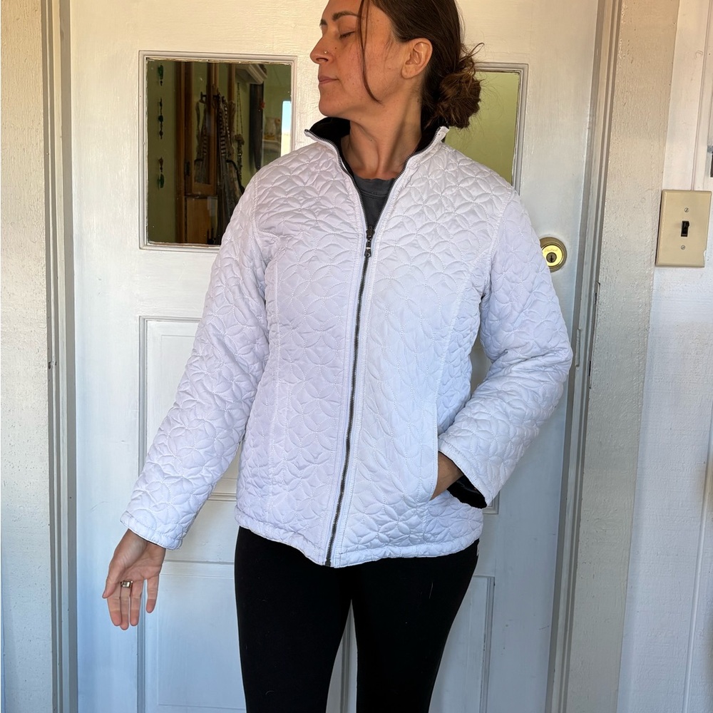 SJB ACTIVE REVERSIBLE QUILTED JACKET BLACK / WHITE WOMENS SMALL